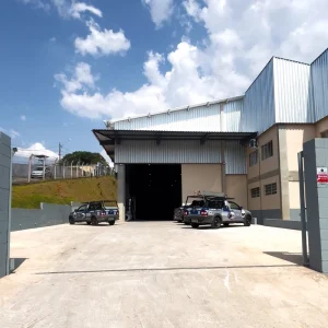 fachada portas de aço modelo